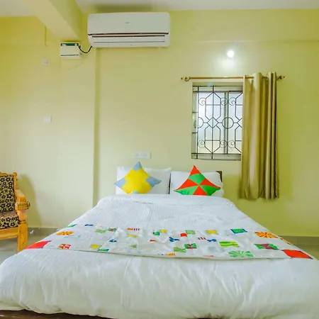 Oyo 22002 Home Spacious Studio Siolim